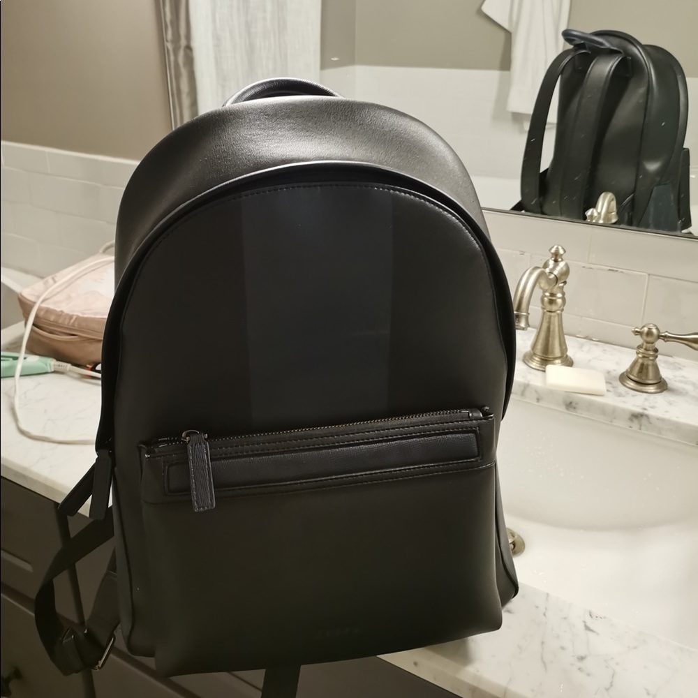 Men backpakage
